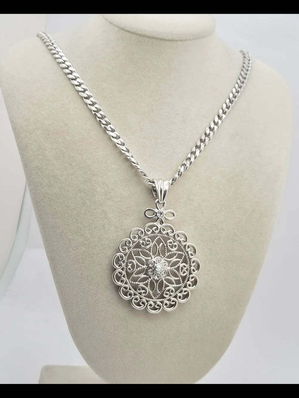 Silver Tone Openwork Floral Mandalla Pendant Necklace Rhinestone Accent 18